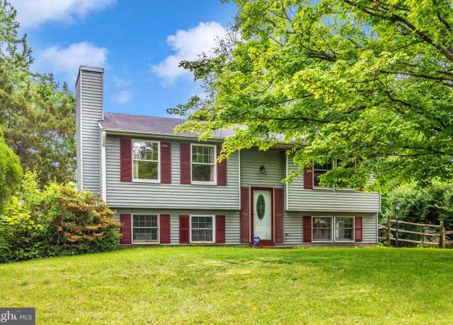 Property at 486 Hillcrest Dr, Frederick, MD 21703, 3 beds, 2 baths