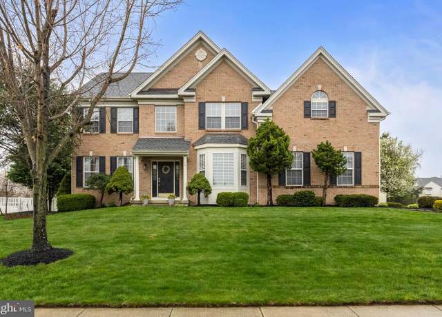 Property at 10 Cottonwood Dr, Lumberton, NJ 08048, 4 beds, 2.5 baths