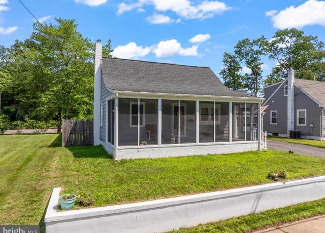 Property at 36 Collins Rd, Hamilton, NJ 08619, 2 beds, 1 bath