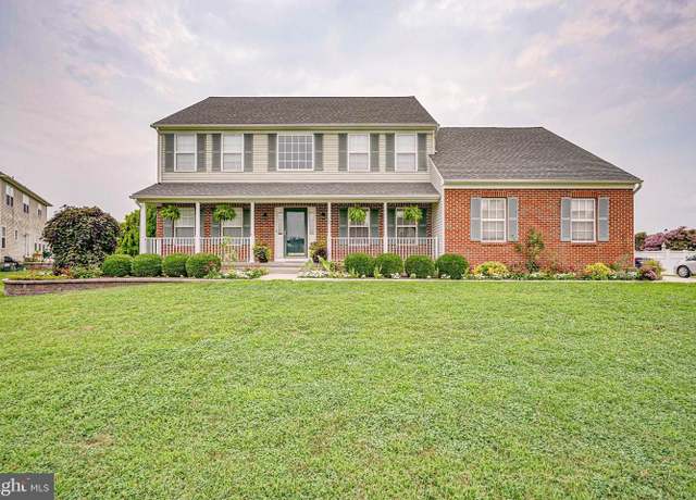Property at 10 Candlelight Dr, Woodstown, NJ 08098, 5 beds, 3.5 baths