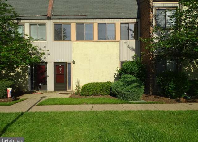 Property at 4902 Oxford Ct, Bensalem, PA 19020, 3 beds, 2.5 baths