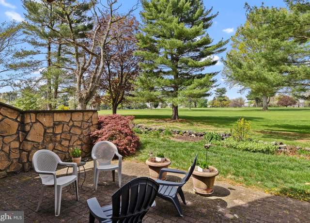 Property at 615 Niblick Ln, Wallingford, PA 19086, 3 beds, 2.5 baths