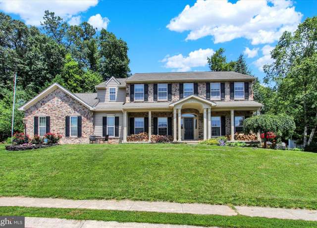 Property at 119 Farmington Dr, York, PA 17407, 4 beds, 2.5 baths