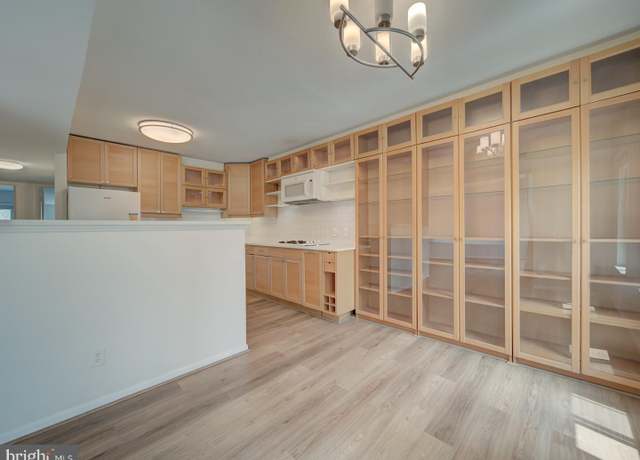 Property at 5017 7th Rd S #101, Arlington, VA 22204, 2 beds, 2 baths