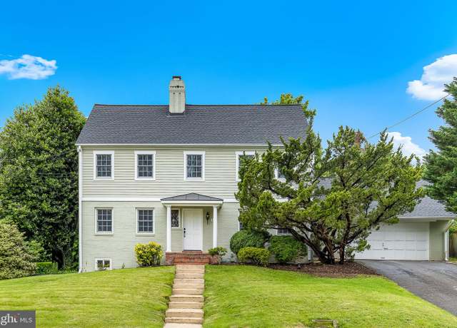 Property at 404 Crown View Dr, Alexandria, VA 22314, 4 beds, 3.5 baths