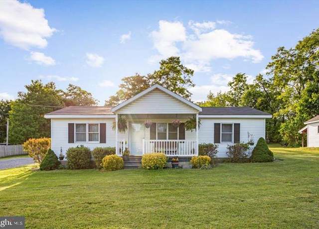Property at 709 Dicks Hollow Rd, Winchester, VA 22603, 3 beds, 2 baths