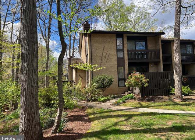 Property at 2029 Lakebreeze Way, Reston, VA 20191, 4 beds, 3.5 baths