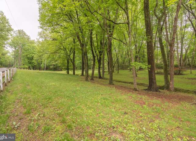 Property at 11123 Popes Head Rd, Fairfax, VA 22030