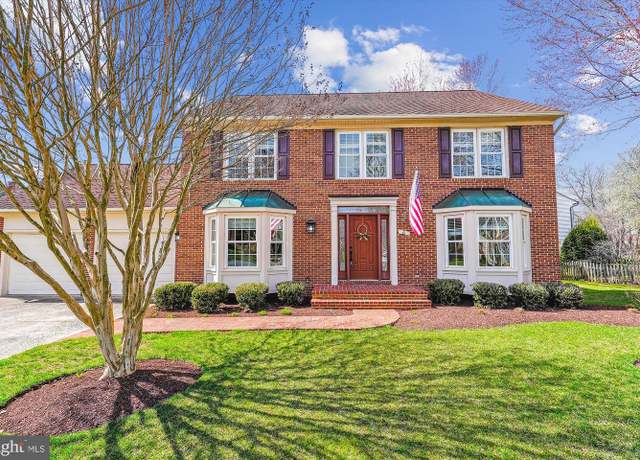 Property at 6 Vinson Ct, Sterling, VA 20165, 4 beds, 2.5 baths