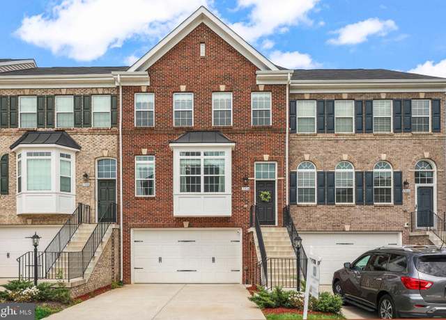 Property at 15304 Ballerina Loop, Woodbridge, VA 22193, 4 beds, 3.5 baths