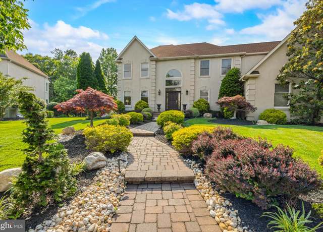 Property at 6 Vanessa Ct, Cherry Hill, NJ 08003, 4 beds, 2.5 baths