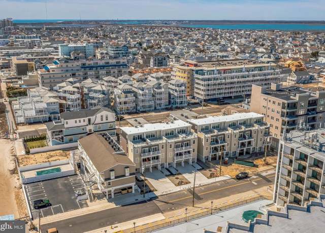 Property at 418-420 E Farragut Rd Unit E, Wildwood Crest, NJ 08260, 3 beds, 3 baths