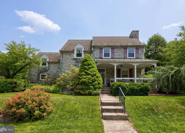 Property at 2700 Cumberland Ave, Reading, PA 19606, 4 beds, 1.5 baths