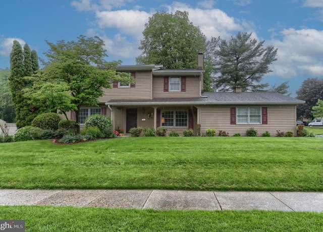 Property at 253 Indian Creek Dr, Mechanicsburg, PA 17050, 4 beds, 2.5 baths