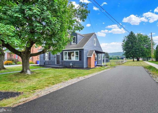 Property at 201 Maple St, Manchester, PA 17345, 3 beds, 1 bath