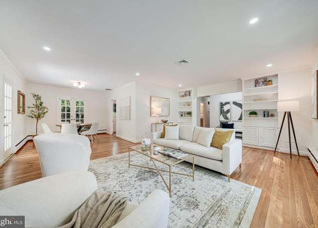 Property at 3122 Vinewood Pl, Falls Church, VA 22044, 5 beds, 3 baths
