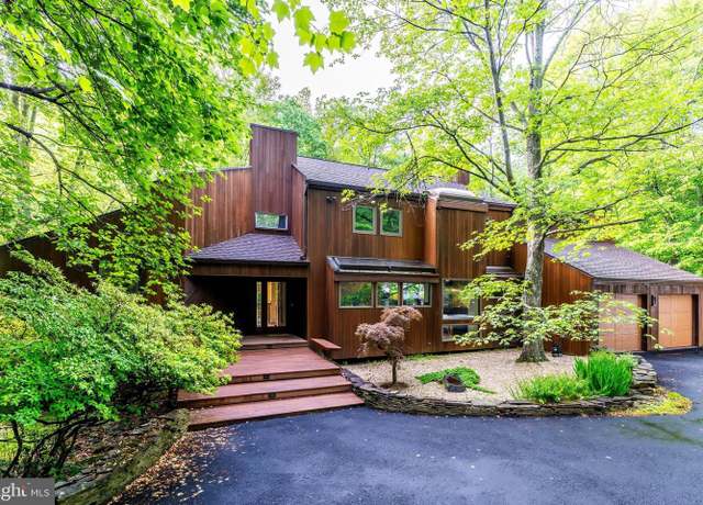 Property at 9700 Beach Mill Rd, Great Falls, VA 22066, 4 beds, 3.5 baths