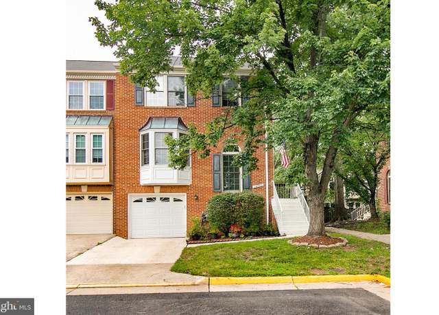 Property at 14758 Flower Hill Dr, Centreville, VA 20120, 3 beds, 3 baths