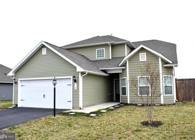 Property at 16 Eakins Ln, Martinsburg, WV 25401, 4 beds, 2.5 baths