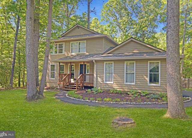 Property at 214 Cinnamon Ln, Edgewater, MD 21037, 3 beds, 2.5 baths