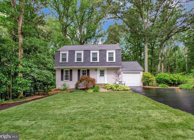 Property at 616 Bay Hills Dr, Arnold, MD 21012, 4 beds, 3.5 baths