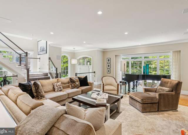 Property at 7301 Bannockburn Ridge Ct, Bethesda, MD 20817, 4 beds, 3 baths