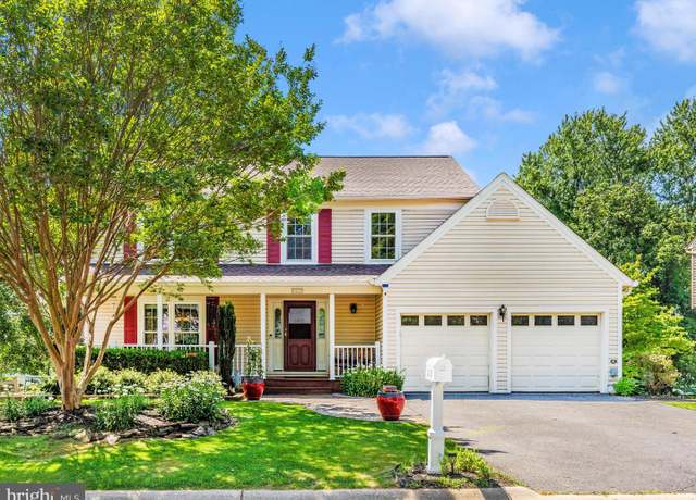 Property at 24129 Pecan Grove Ln, Gaithersburg, MD 20882, 4 beds, 2.5 baths