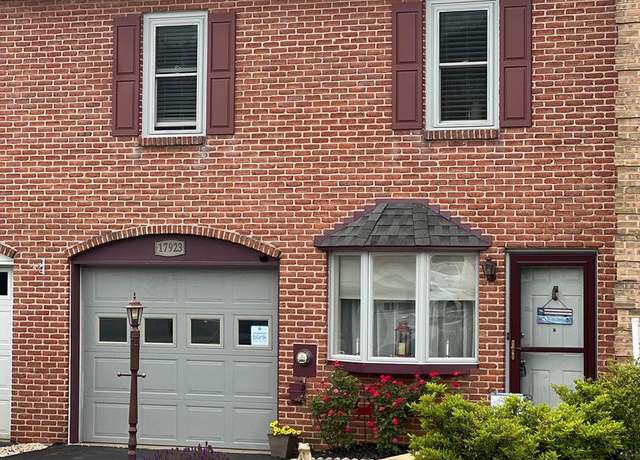 Property at 17923 Golf View Dr, Hagerstown, MD 21740, 3 beds, 3 baths