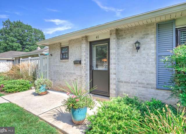 Property at 41 Valleybrook Dr, Lancaster, PA 17601, 3 beds, 2 baths