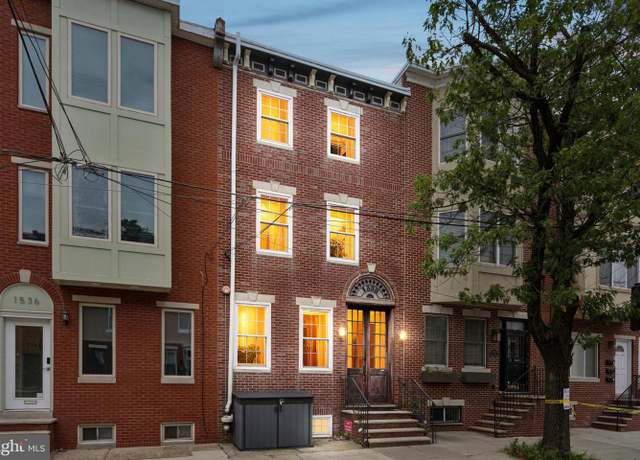 Property at 1538 Christian St #2, Philadelphia, PA 19146, 2 beds, 2 baths