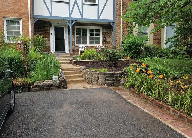 Property at 14870 Lambeth Sq, Centreville, VA 20120, 3 beds, 3 baths