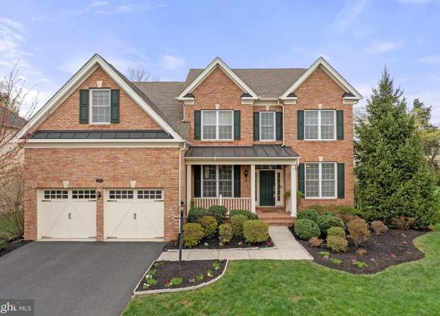 Property at 24299 Misty Dew Pl, Aldie, VA 20105, 5 beds, 5 baths