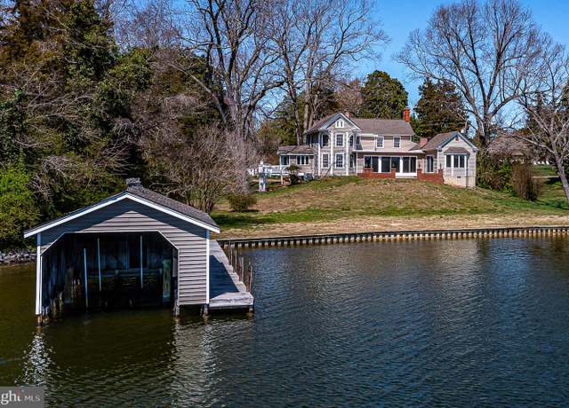 Property at 391 Steamboat Rd, Irvington, VA 22480, 4 beds, 3.5 baths