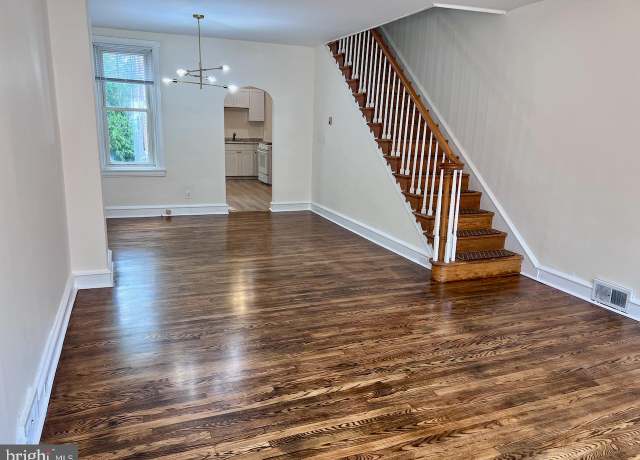 Property at 1110 Chestnut St, Wilmington, DE 19805, 3 beds, 1 bath