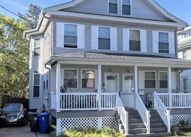 Property at 125 W Federal St, Burlington, NJ 08016, 3 beds, 2 baths
