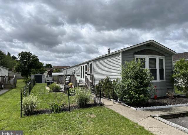 Property at 929 Blackberry Dr, Mullica Hill, NJ 08062, 2 beds, 2 baths