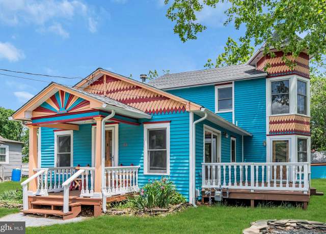 Property at 19 Center St, Barnegat, NJ 08005, 4 beds, 3.5 baths
