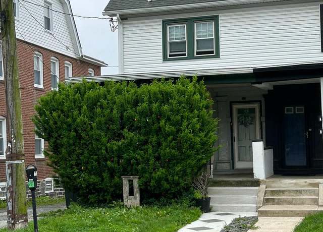 Property at 2718 E County Line Rd, Ardmore, PA 19003, 3 beds, 2 baths