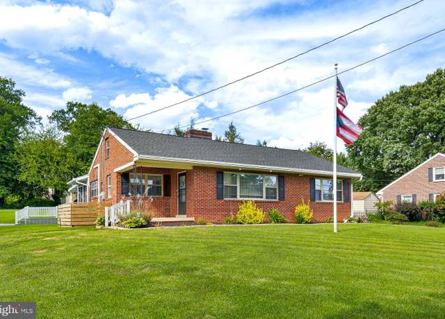 Property at 21 Blossom Hill Dr, Lancaster, PA 17601, 2 beds, 2 baths
