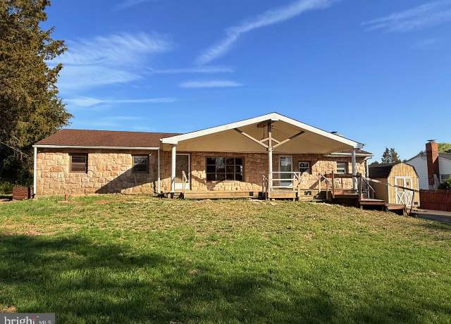 Property at 1462 Snell Rd, Pottstown, PA 19464, 3 beds, 1 bath