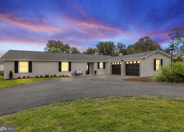 Property at 655 Foxcroft Rd, Warrenton, VA 20186, 4 beds, 2 baths