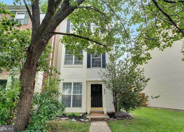 Property at 2442 Old Farmhouse Ct, Herndon, VA 20171, 2 beds, 2.5 baths