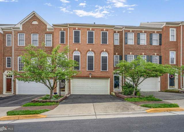 Property at 8010 Samuel Wallis St, Lorton, VA 22079, 3 beds, 3 baths