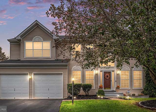 Property at 15725 Marbury Heights Way, Dumfries, VA 22025, 5 beds, 3.5 baths
