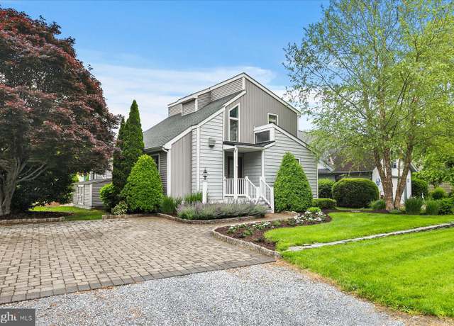 Property at 537 Candlelight Ln, Bethany Beach, DE 19930, 4 beds, 2.5 baths