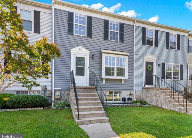 Property at 1919 Newhaven Dr, Essex, MD 21221, 3 beds, 1.5 baths
