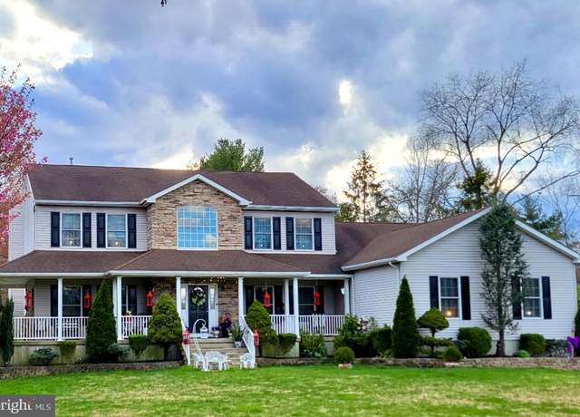 Property at 1024 Cedar Ln, Burlington, NJ 08016, 4 beds, 3 baths