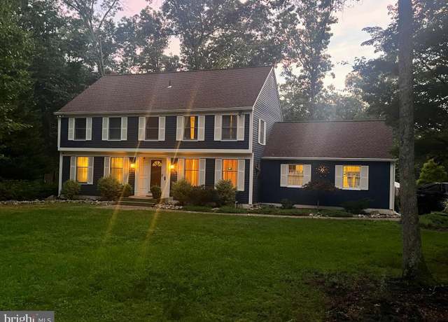 Property at 4 Roxbury Dr, Medford, NJ 08055, 4 beds, 2.5 baths