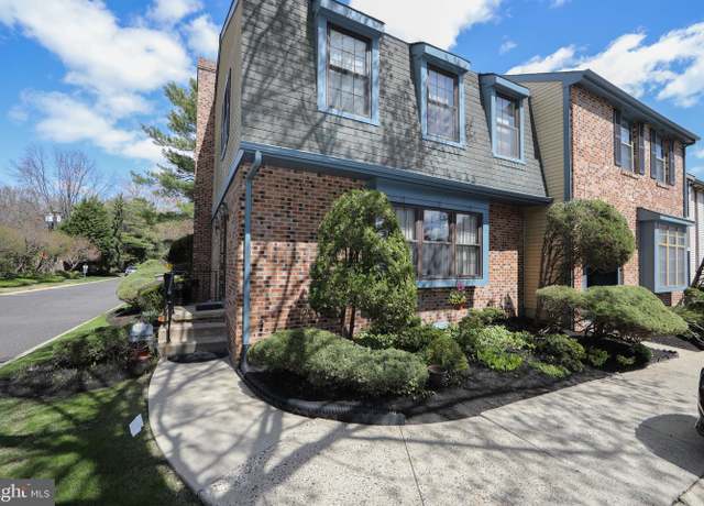Property at 1 Crofton Cmns, Cherry Hill, NJ 08034, 3 beds, 2.5 baths