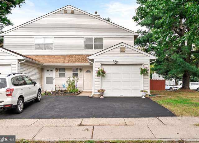 Property at 136 Wyndmoor Dr, Hightstown, NJ 08520, 2 beds, 1.5 baths